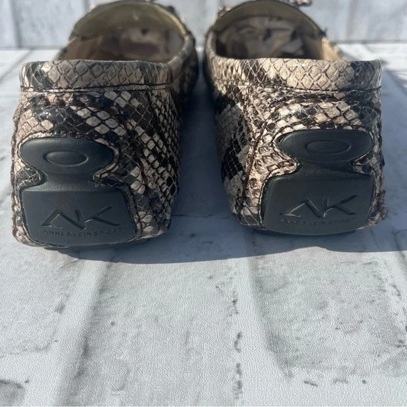 Anne Klein Sport. Snake print flats with bow accent. Size: 9M. Billy Jean style - Picture 8 of 12